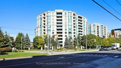 Condo Apartment in Vaughan