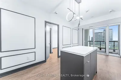 Condo Apartment in Richmond Hill