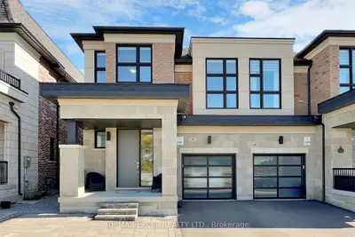 Semi-Detached in Richmond Hill