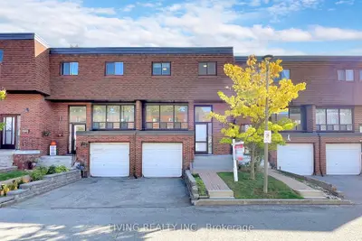 Condo Townhouse in Markham