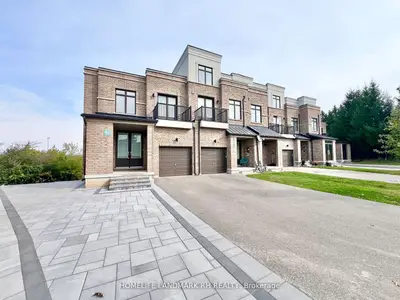 Att/Row/Townhouse in Aurora