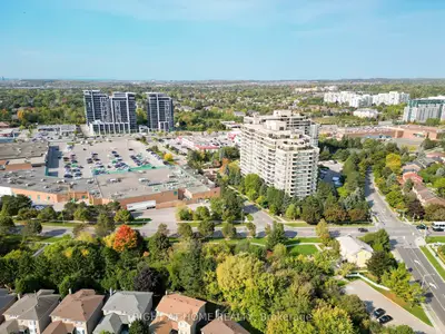 Condo Apartment in Richmond Hill
