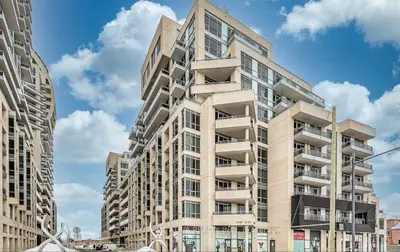 Condo Apartment in Richmond Hill
