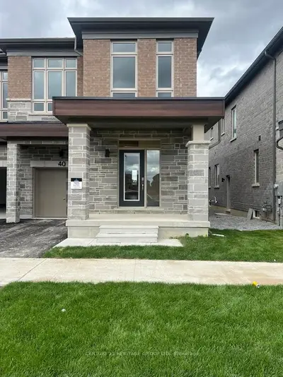 Att/Row/Townhouse in Richmond Hill