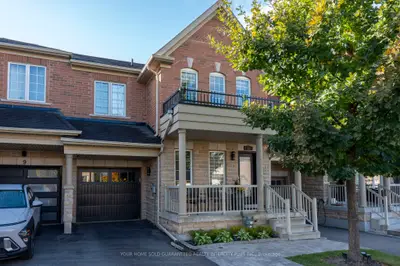 Att/Row/Townhouse in Vaughan
