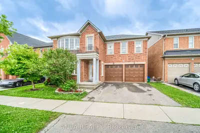 Detached in Richmond Hill