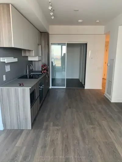 Condo Apartment in Vaughan