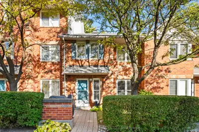 Condo Townhouse in Vaughan