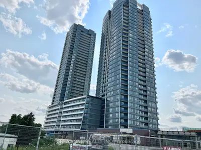 Condo Apartment in Vaughan