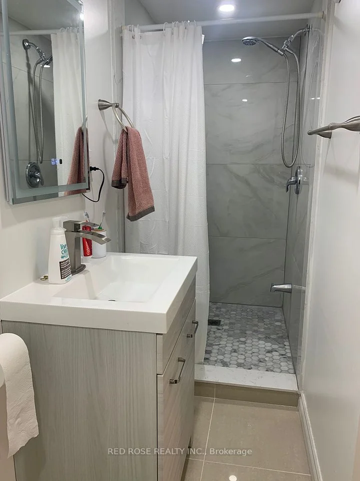 224 Forsyth Road Bsmnt, Newmarket, ON L3Y 7Y9