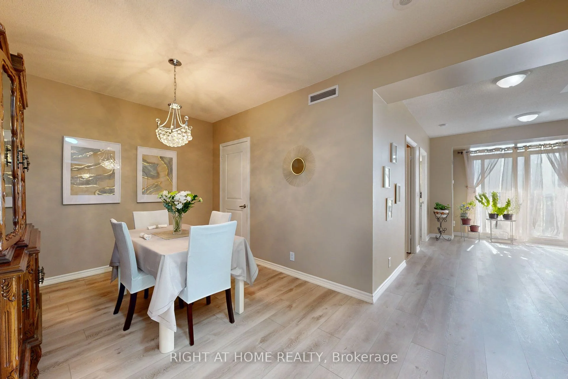 9235 Jane Street 1009, Vaughan, On L6a 0j8