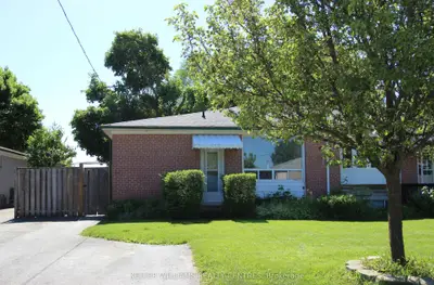 Semi-Detached in Richmond Hill