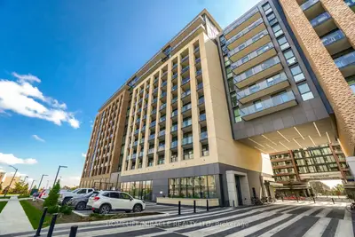 Condo Apartment in Vaughan