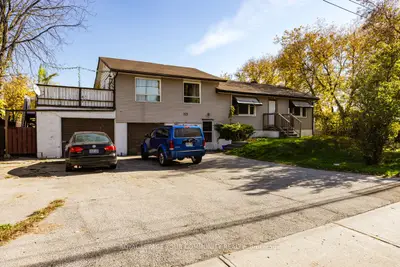 Detached in Richmond Hill