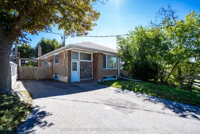 Semi-Detached in Newmarket