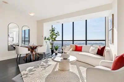 Condo Apartment in Vaughan