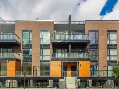 Condo Townhouse in Vaughan