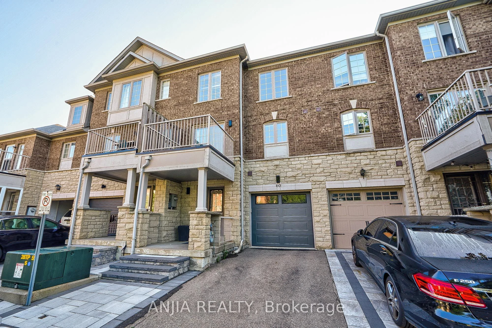 Att/Row/Townhouse in Markham