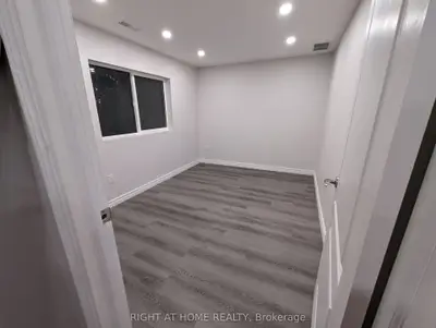 Detached in King