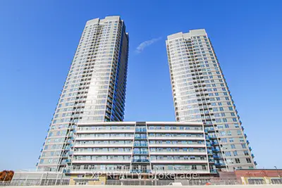 Condo Apartment in Vaughan