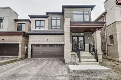 Att/Row/Townhouse in Whitchurch-Stouffville