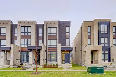 Att/Row/Townhouse in Markham