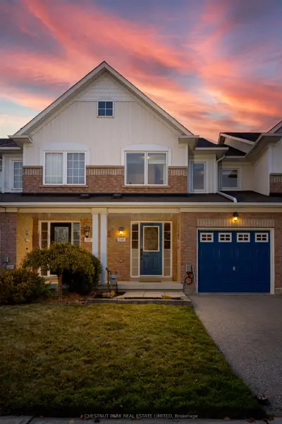Att/Row/Townhouse in East Gwillimbury