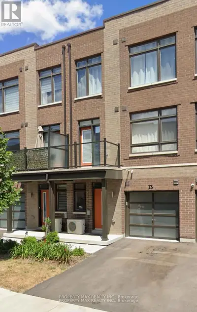 Att/Row/Townhouse in Vaughan