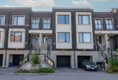 Att/Row/Townhouse in Richmond Hill