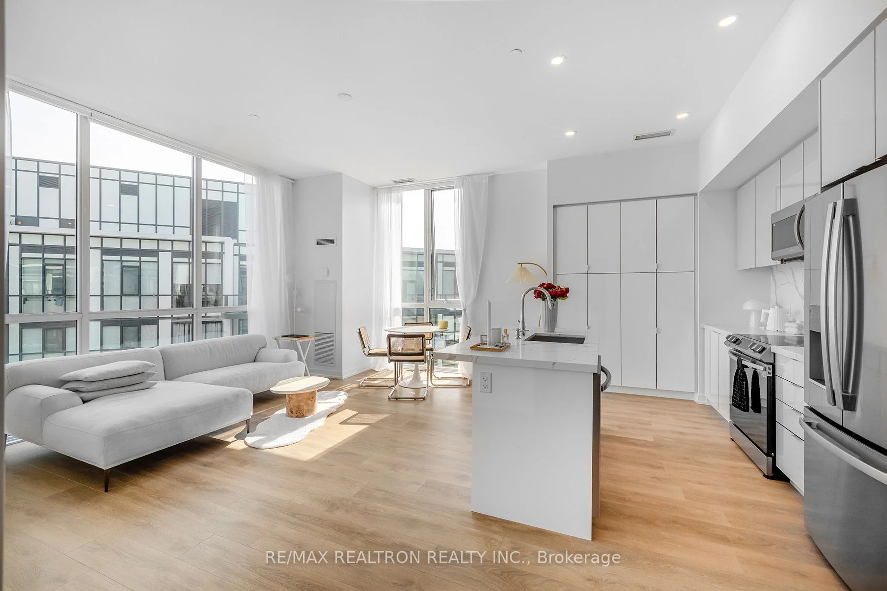 Condo Apartment in Innisfil