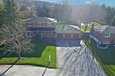 Detached in East Gwillimbury