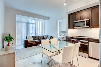 Condo Apartment in Vaughan