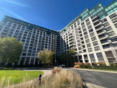 Condo Apartment in Richmond Hill