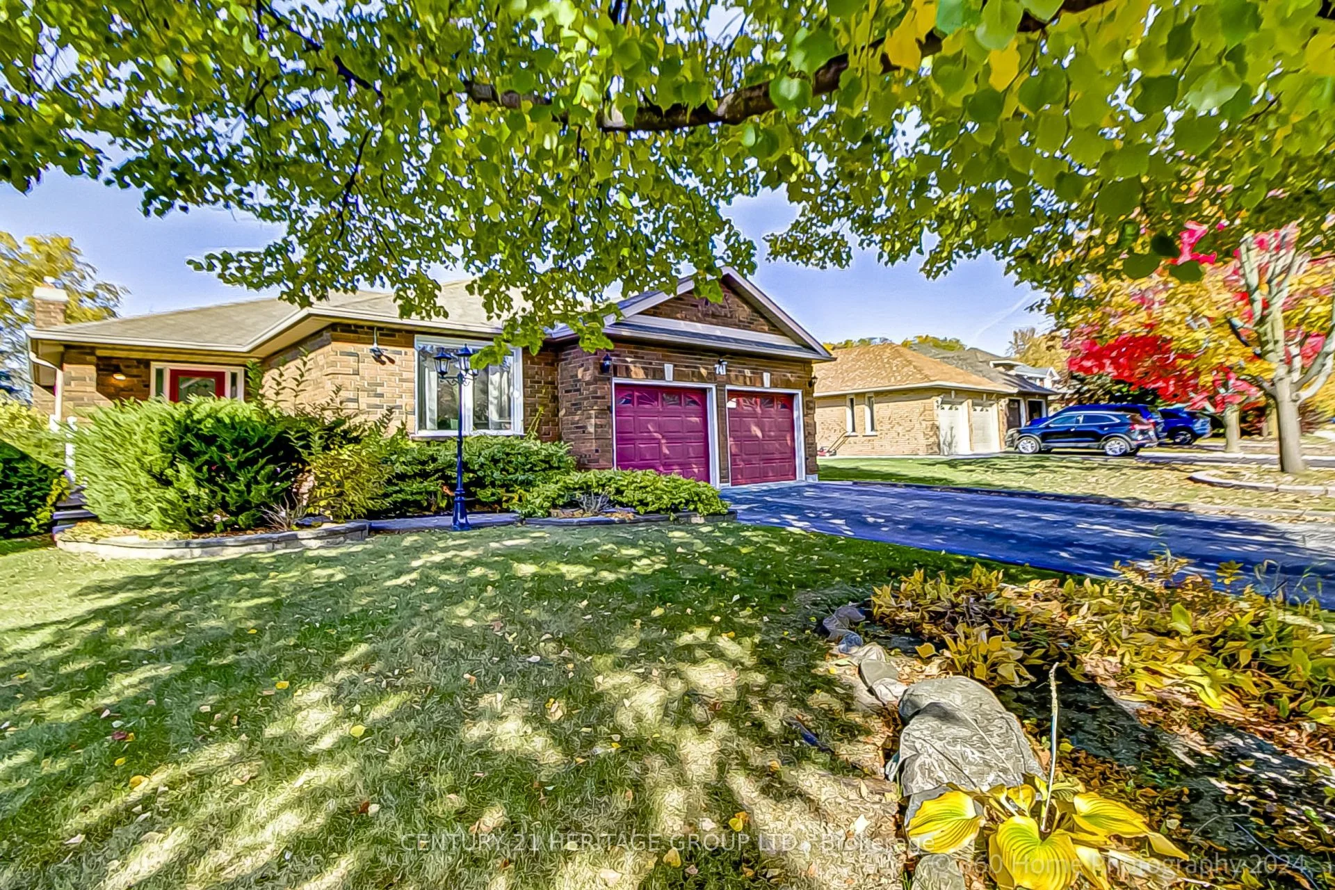 741 College Manor Drive, Newmarket, On L3y 8g5