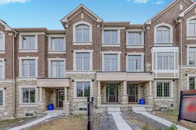 Att/Row/Townhouse in Markham
