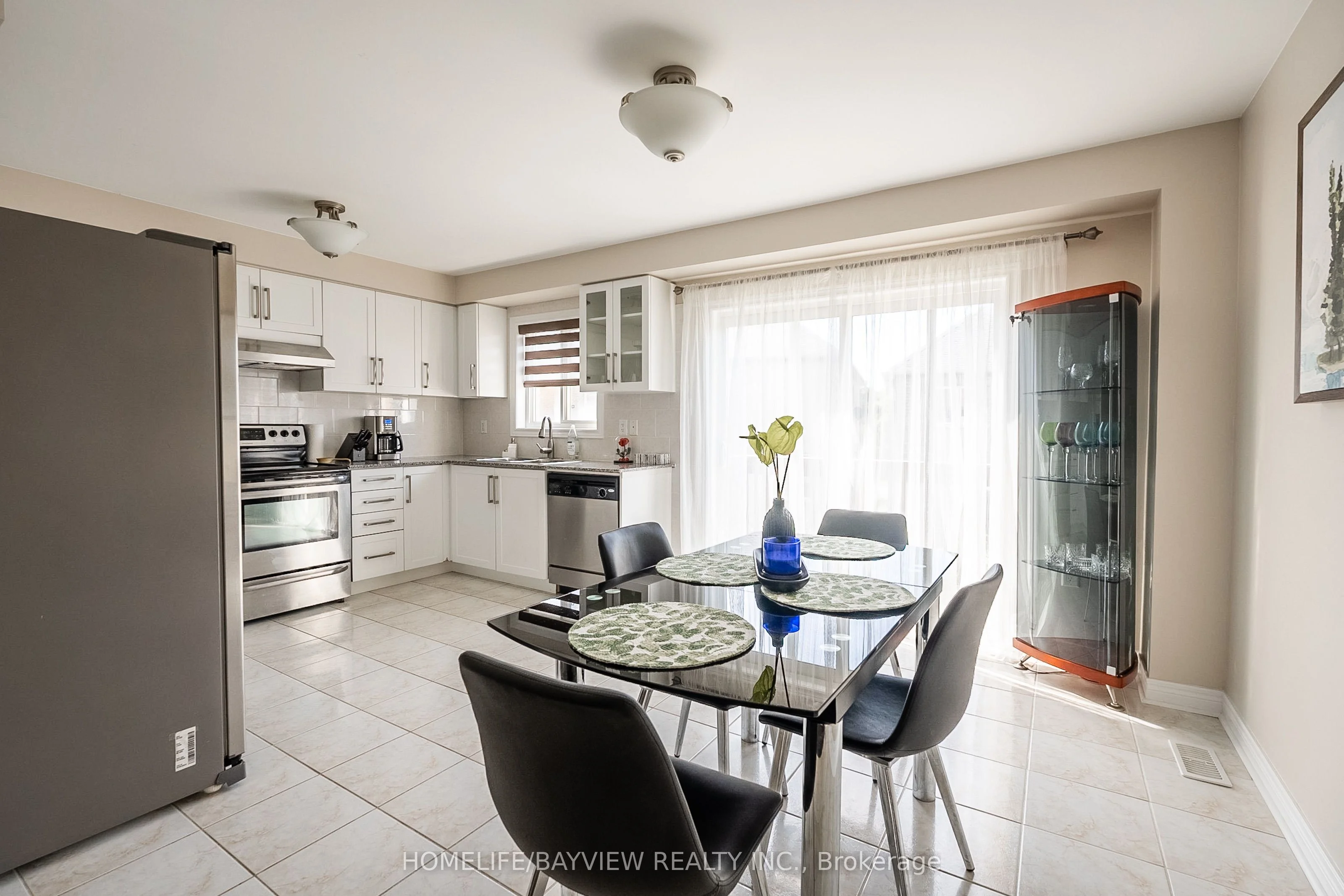 32 Four Seasons Crescent Upper, Newmarket, ON L9N 0C4
