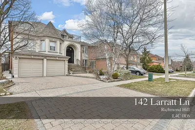 Detached in Richmond Hill