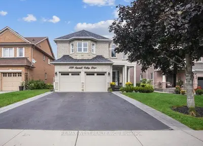 Detached in Newmarket