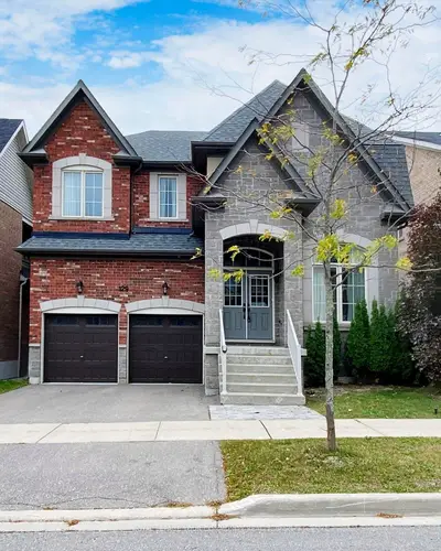 Detached in Bradford West Gwillimbury