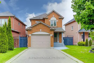 Detached in Vaughan