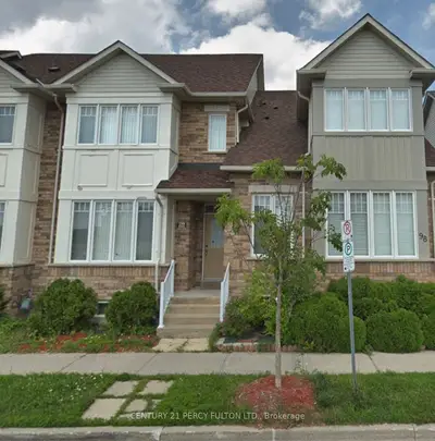 Att/Row/Townhouse in Markham