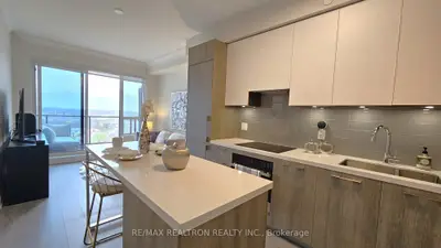 Condo Apartment in Markham
