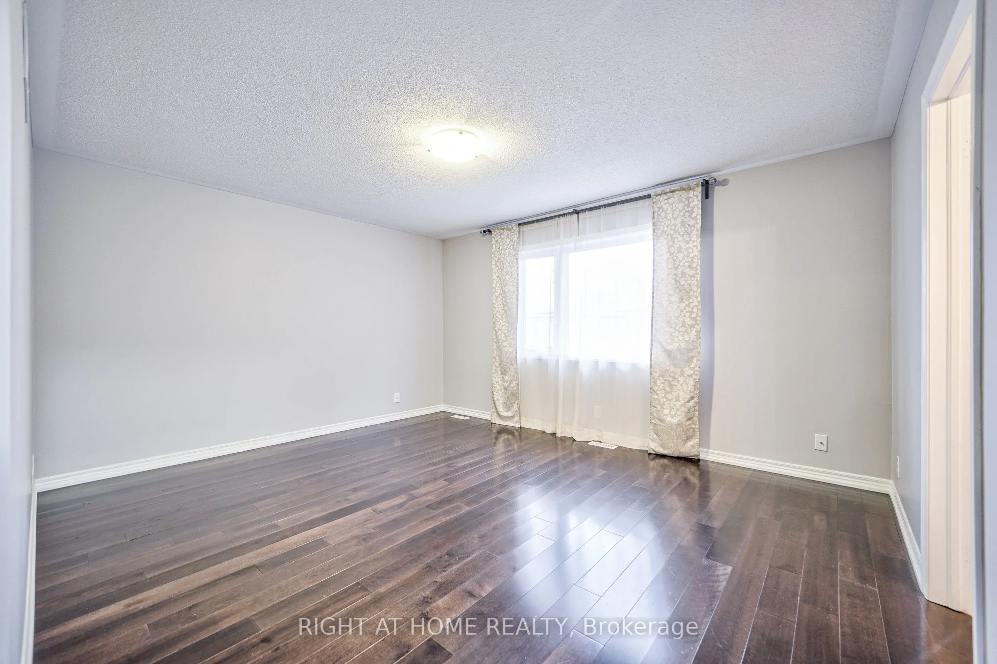 172 Harvest Hills Boulevard, East Gwillimbury, ON L9N 0C1