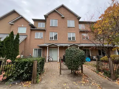 Condo Townhouse in Markham