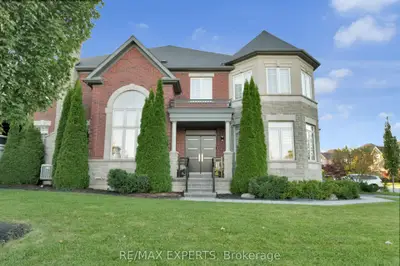 Att/Row/Townhouse in Vaughan