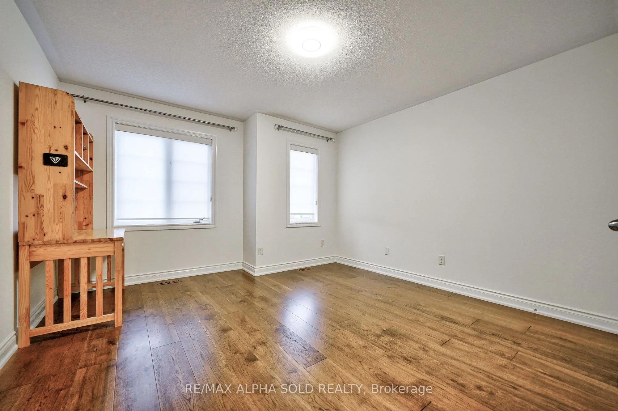 1061 Ralston Crescent, Newmarket, ON L3X 3H9