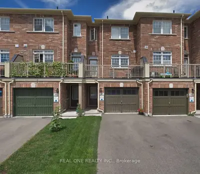 Att/Row/Townhouse in Markham