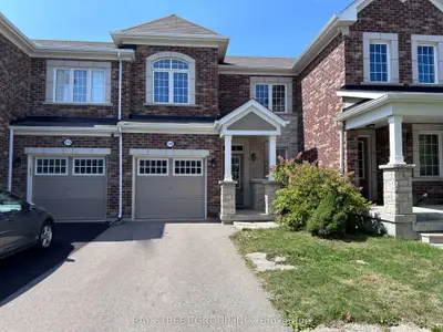 Att/Row/Townhouse in Aurora