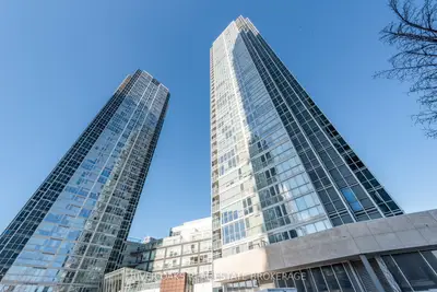 Condo Apartment in Vaughan
