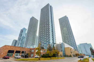 Condo Apartment in Vaughan